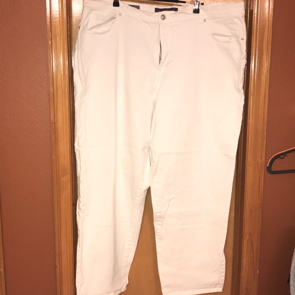 White straight leg jean